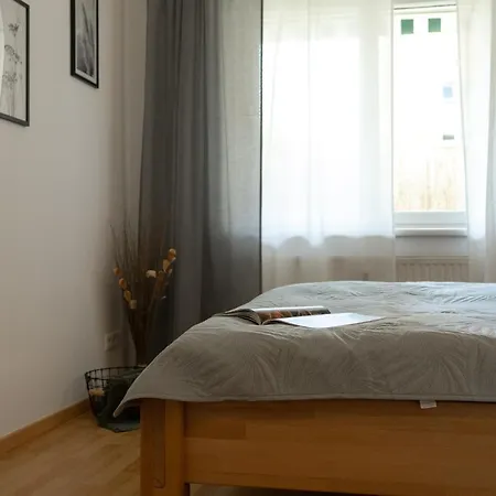 Fresh With Terrace + Free Parking Apartment Graz