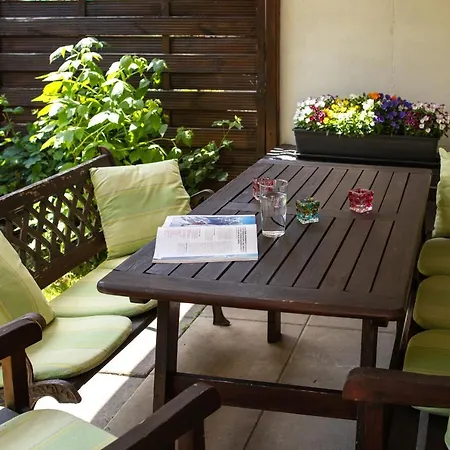 Fresh With Terrace + Free Parking Apartment Graz